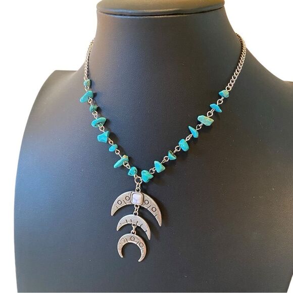 Awesome Faux Turquoise Horn Pendant Necklace. - Picture 3 of 5